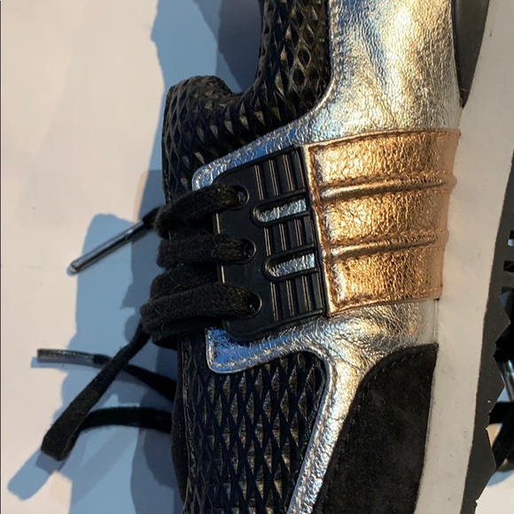 L.A.M.B sneakers - Picture 3 of 3